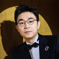 ”影片通过一碗普通的菜肉馄饨，呈现出上海人即使在庸常日常生活中，也要为自己“留一块关于美的净土”的生活态度。